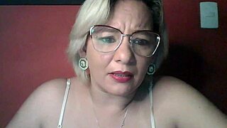 WATCH this erotic GOZEI fill her tight BUCETAO wonder