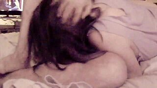 yo, homemade anal has this beautiful milf cumming hard