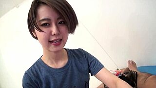 amateur pickup tempts weak pushover into thigh job reward