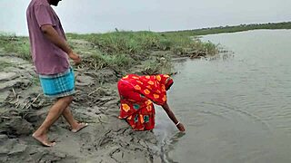 Bangladeshi Couple Open Place Doggystyle