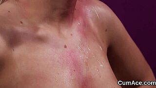 Naughty Bimbo Face Cumshot Cream Swap
