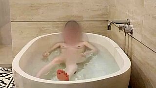 Japanese college cutie relaxes in steamy bath time
