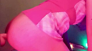 😈 tranny maddy diamond stuffs eggs deep in her tight ass 🍳