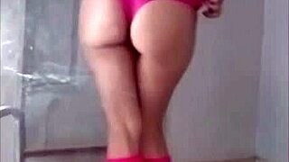 Bathroom Door Opens He Finds Juicy Latina Milf