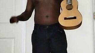 Continuing Her Energetic Singing and Dancing Performance for Free