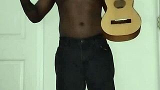 Continuing Her Energetic Singing and Dancing Performance for Free