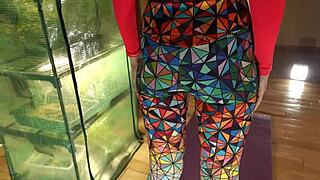 amateur couple pounds homemade anal creampie hard in tight yoga pants milf style