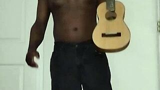 Continuing Her Energetic Singing and Dancing Performance for Free