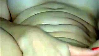 Milf tetona masturbates anal bolas chinas big ass fingering usa