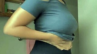 curvy latina teen teases tight ass in sexy leggings