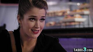Evelyn Claire moans wildly licking shaved pussy evidence as lesbian detective!