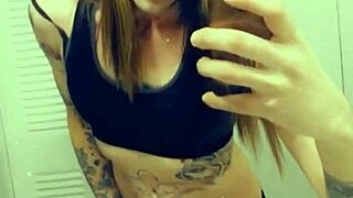 hey wanna see my satin panties bulge as i rub clitty hard?