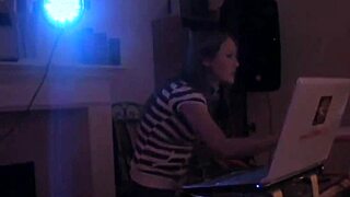 lesbian pussy toyed publicly while others watch 👀