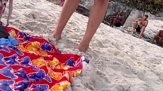 belinha seeks cocks for dogging on the beach