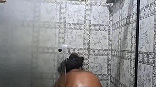 depilando gostoso com um squirt natalino bem molhado e safado