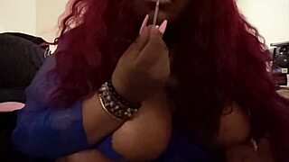 happy holidays guys taking a break to clap this ass and play with big tits 🎄🍑💦