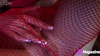 all natural kylie teen fingers pussy fucks with vibrator toy