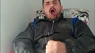 saymon pounds her hard while stripping 🔥🍆💦