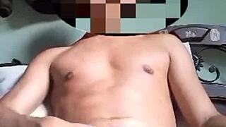 Colombian amateur gives intense ball sucking close-up