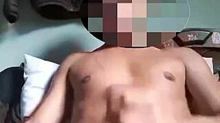 Colombian amateur gives intense ball sucking close-up