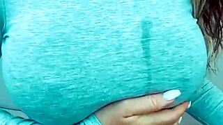 bimbo fingers her wet pussy on webcam having the most fun ever!