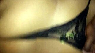 meu marido corno tá filmando eu gemendo alto com esse negrão pauzudo me arrombando gostoso