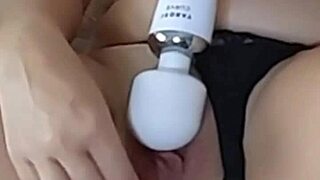 webcam slut vibes clit hard while lush pulses wet pussy deep