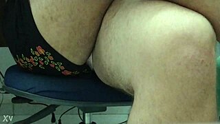 dig those sexy crossed legs babe