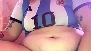 😍 Sexy Argentinian blonde squirts from solo fuck frenzy