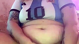 😍 Sexy Argentinian blonde squirts from solo fuck frenzy