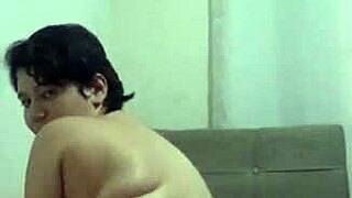 brazilian babe cheats flashing wet ass to voyeurs