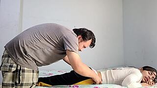 Estudiante con regla follada durísimo por horny latin lover