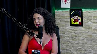 gym girl faces fetish stares no one notices her upset