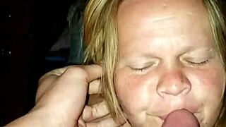 Milf delivers raw quickie blowjob on throbbing cock