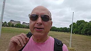 Hey you wanna cruise clapham common trails for public toilet action?