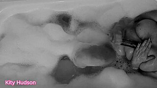 Curvy Kity Hudson Toys in Steamy Bath