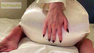 Iranian bride indulges in solo pleasure alone