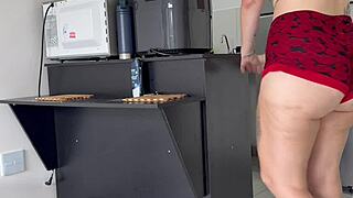 Thick Fat Cock Throbs Pulsing Inside Wet Pussy Until Bareback Creampie Gush