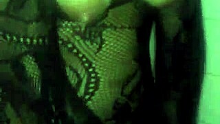 brook starr showers in golden slutty bliss