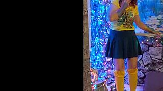 Hotwife Steffi July Seven sways her huge pussy lips in teasing dance 