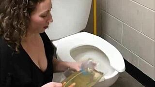 pretty homemade babe in bathroom pees and flaunts her perfect ass