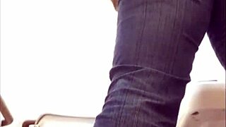 pretty homemade babe in bathroom pees and flaunts her perfect ass