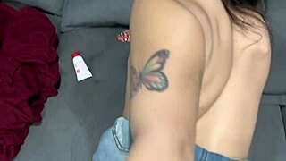 Meu namorado trouxe o padrasto pra foder minha buceta peluda 😈👅