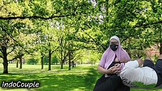 ever seen real muslim couple bang outdoors in public park affair?