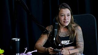 Safada sensually strips showing tits after trans talk