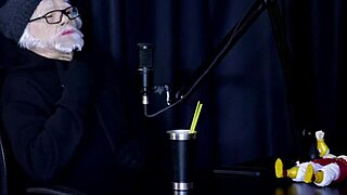 Safada sensually strips showing tits after trans talk