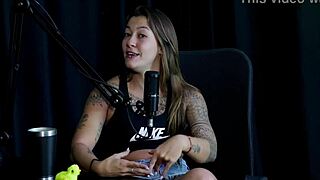 Flor de Damiana's Exhibitionist Pussy Suck in Sheer Red