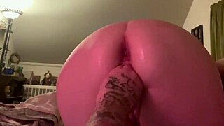 fisting queen craves hand deep in pussy then squirts wildly