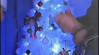 🎄 christmas deepthroat blowjob swallows monster cumshot 🎅