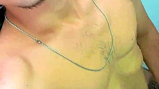 MASTURBAÇÃO QUENTE no banheiro com tesão total!